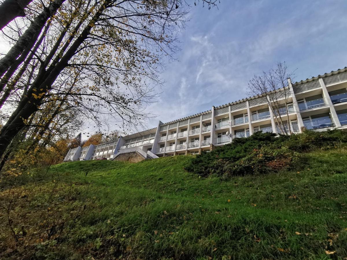 אוסטראון Hearth Hill View Apartment מראה חיצוני תמונה