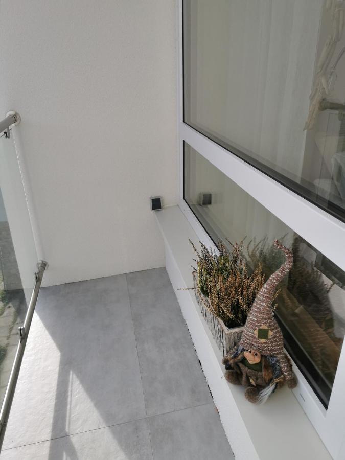 אוסטראון Hearth Hill View Apartment מראה חיצוני תמונה
