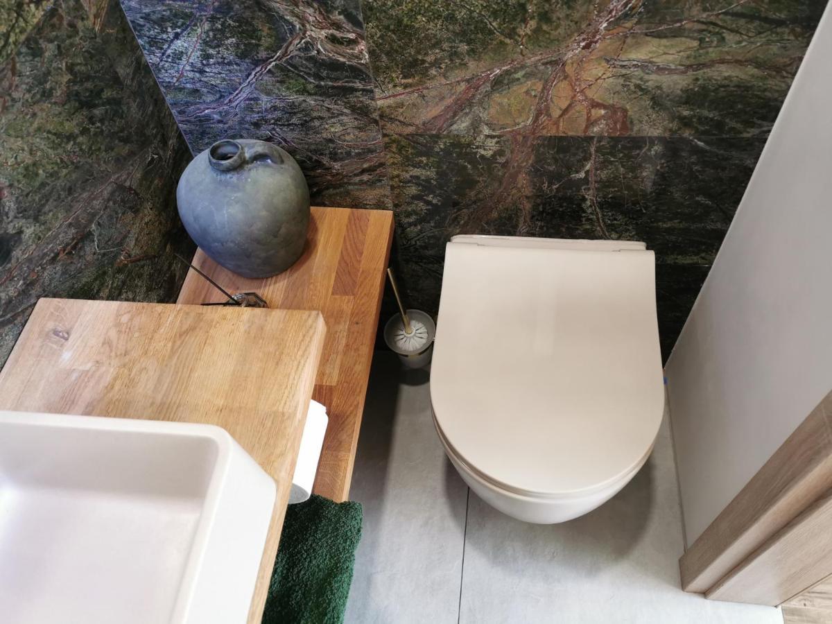 אוסטראון Hearth Hill View Apartment מראה חיצוני תמונה