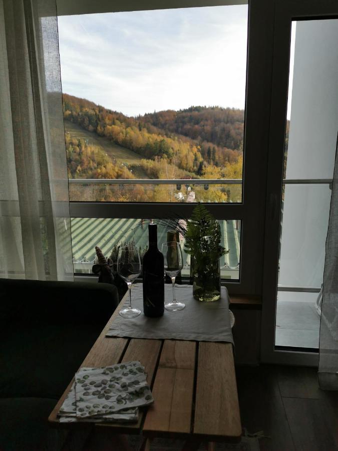 אוסטראון Hearth Hill View Apartment מראה חיצוני תמונה