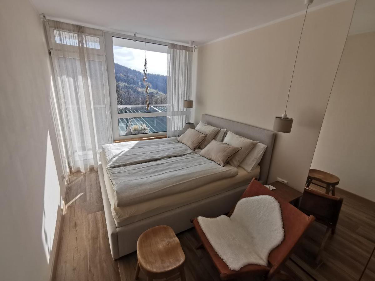 אוסטראון Hearth Hill View Apartment מראה חיצוני תמונה